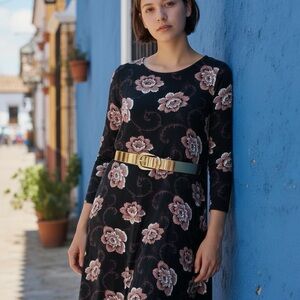 Loft Outlet Woman Sz M Swing Dress, back keyhole/bar Black/Pink Roses design